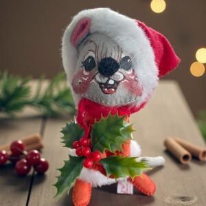 Annalee Christmas mouse, vintage 1987, hat and tail need to be glued, easy fix
